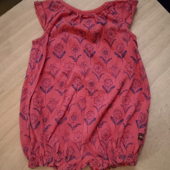 NWOT 3-6m Tea Pink with Purple Floral Design Onesie - Picture 3 of 4